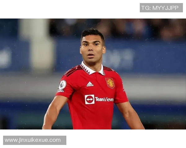 曼联赛后采访爆金句笑翻全场 主帅幽默回应引发热议